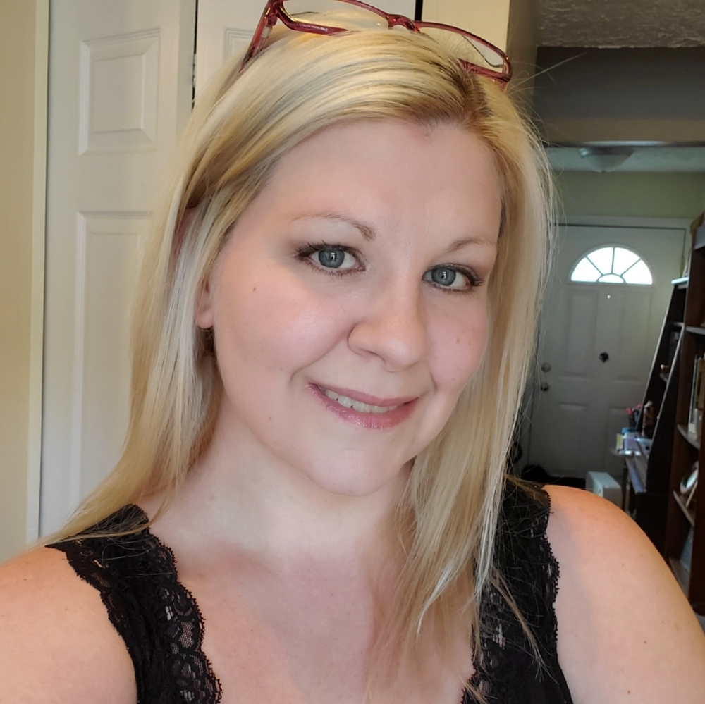Meet your Posher, Laura